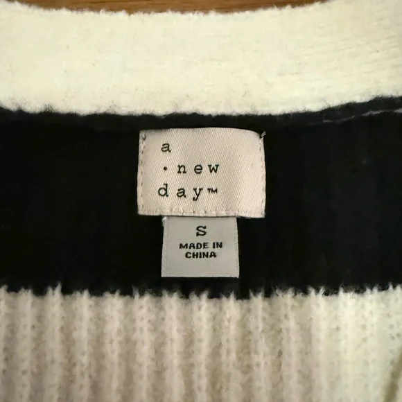 A New Day Striped Black and White Women's Sweater size small - Picture 6 of 8